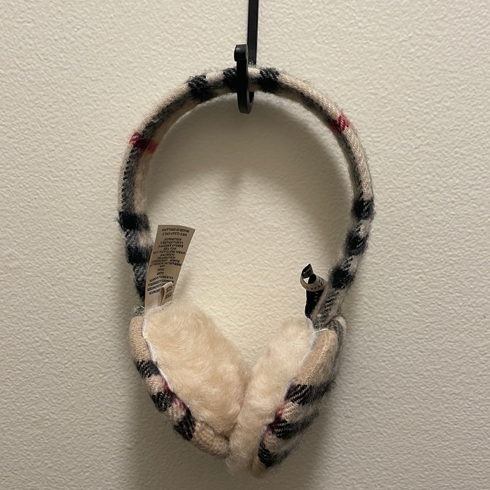 100% Cashmere Burberry Earmuffs